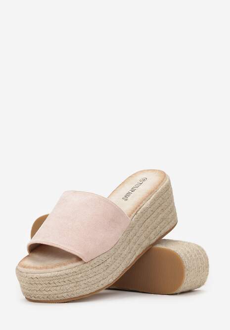 Jasnoróżowe Klapki na Platformie i Koturnie Ozdobionym Plecionką Avelene
