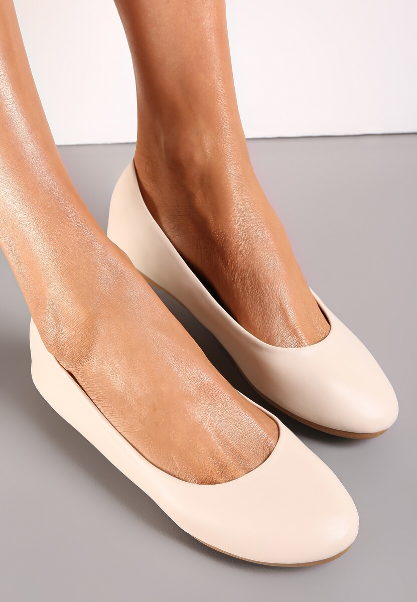Beżowe Wsuwane Balerinki z Okrągłym Noskiem Mialani