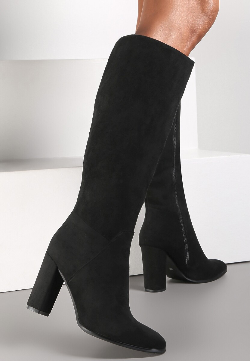 Ciemnobeżowe Kozaki na Słupku Hrarpi