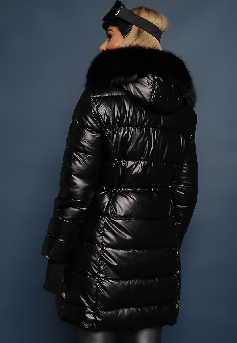 Czarna Kurtka Pikowana z Futrzanym Kapturem Cohine