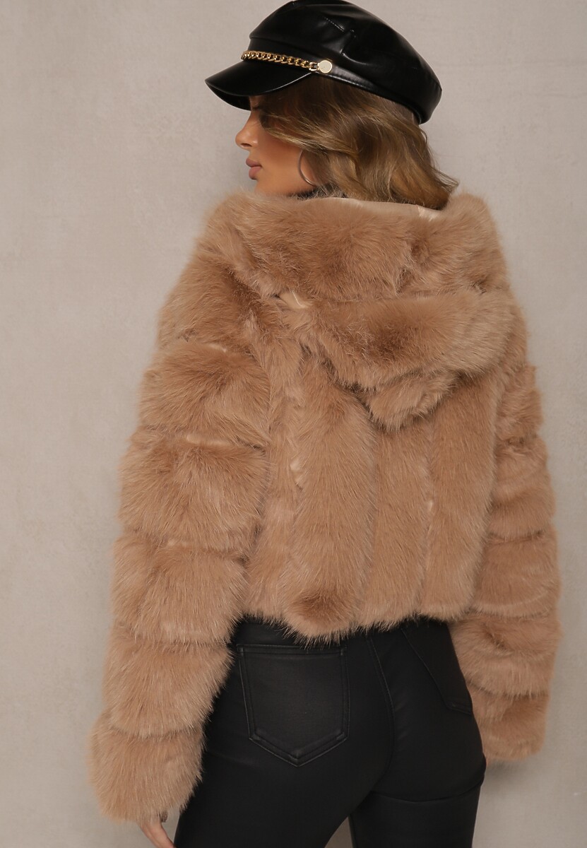 Jasnobrązowa Krótka Kurtka Futerko z Pikowanymi Przeszyciami Kemeriana