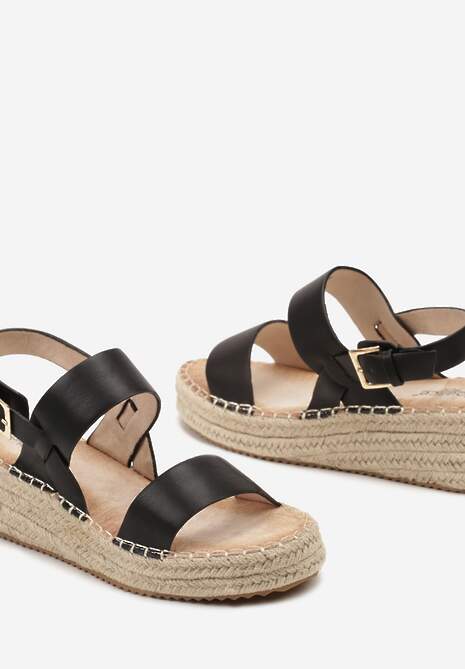 Czarne Sandały na Plecionej Podeszwie Zapinane Wokół Kostki na Sprzączkę Ioni