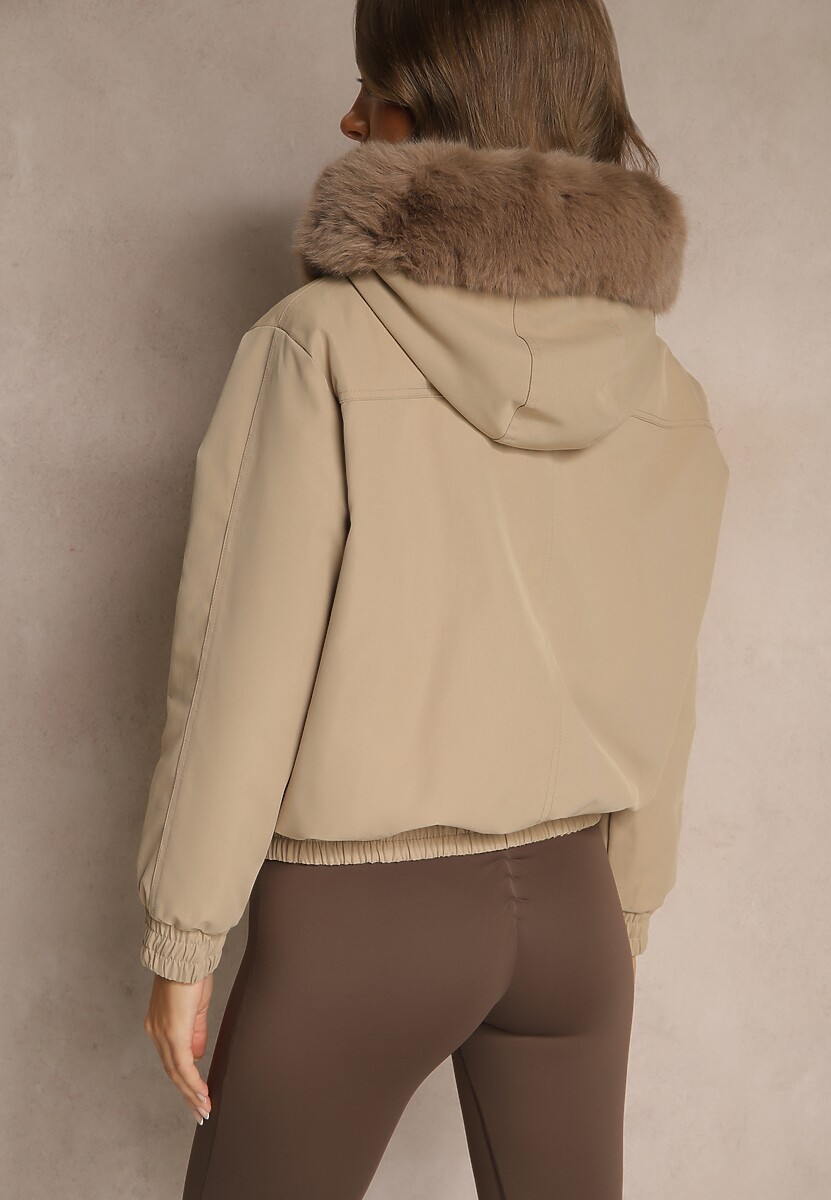 Beżowa Kurtka o Kroju Bomberki z Kapturem i Futerkiem Rafenea