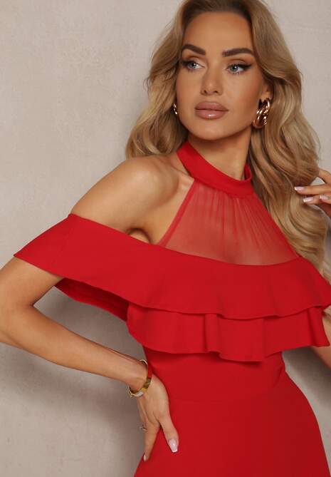 Czerwona Sukienka o Rozkloszowanym Kroju Typu Hiszpanka z Dekoltem z Siateczką i Stójką Quntia