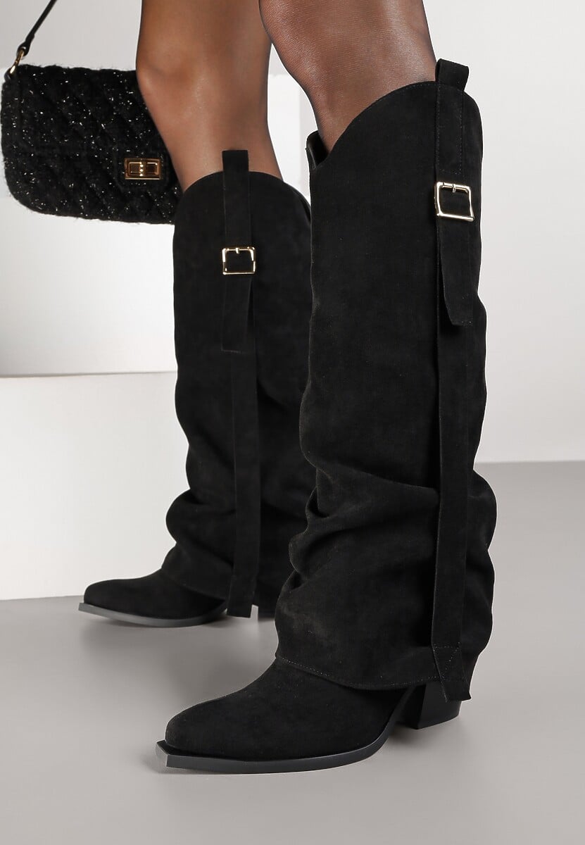 Czarne Kozaki na Stożku Typu Kowbojki Ozdobione Klamrą i Wywiniętą Cholewką Nalirella