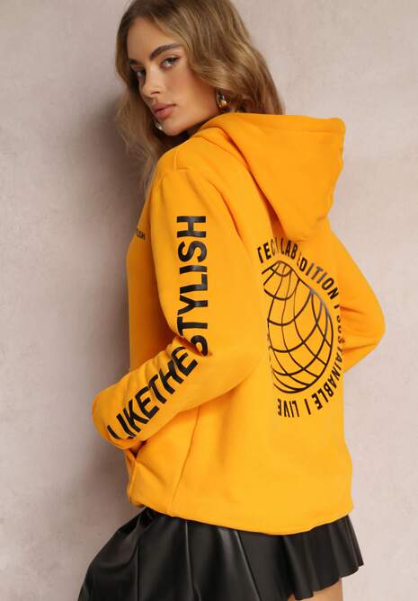 Pomarańczowa Ocieplona Bluza Kangurka z Ozdobnym Napisem na Rękawie Ticomes