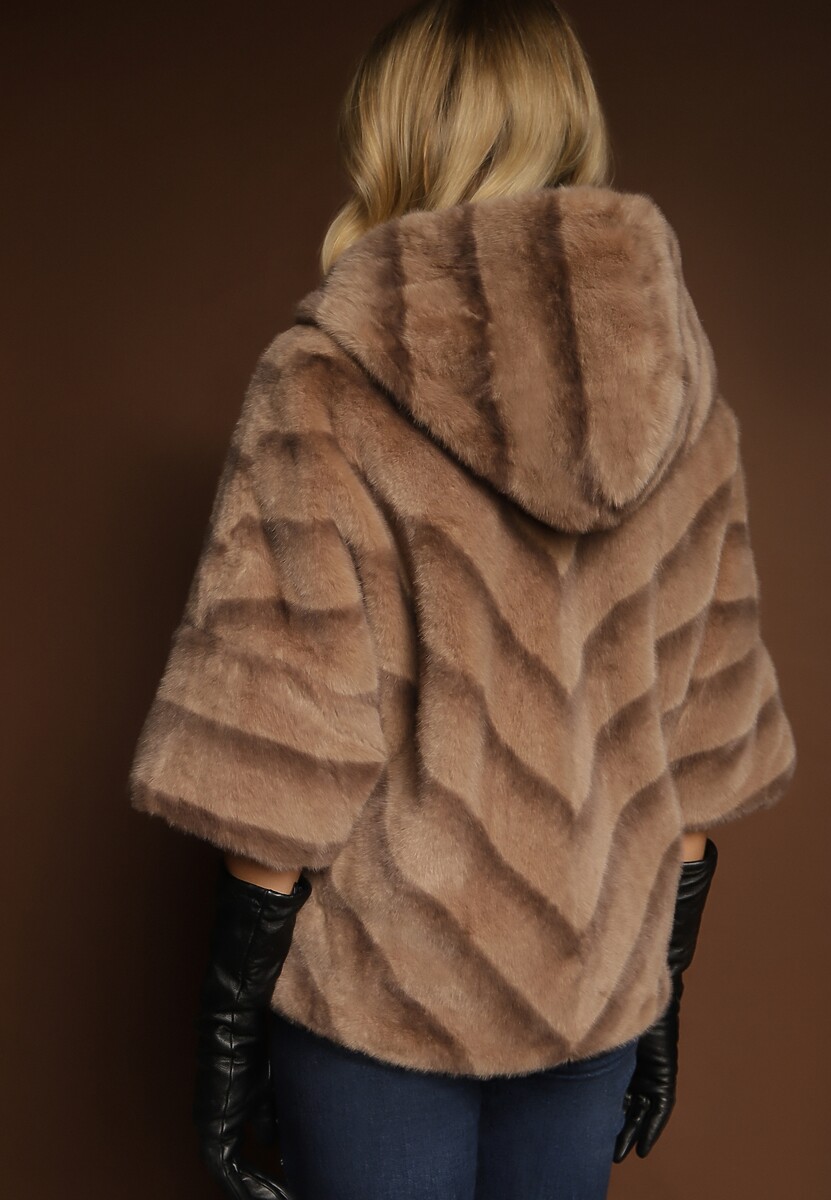 Beżowa Kurtka Futrzana o Kroju Oversize z Kapturem i Rękawami 3/4 Titene