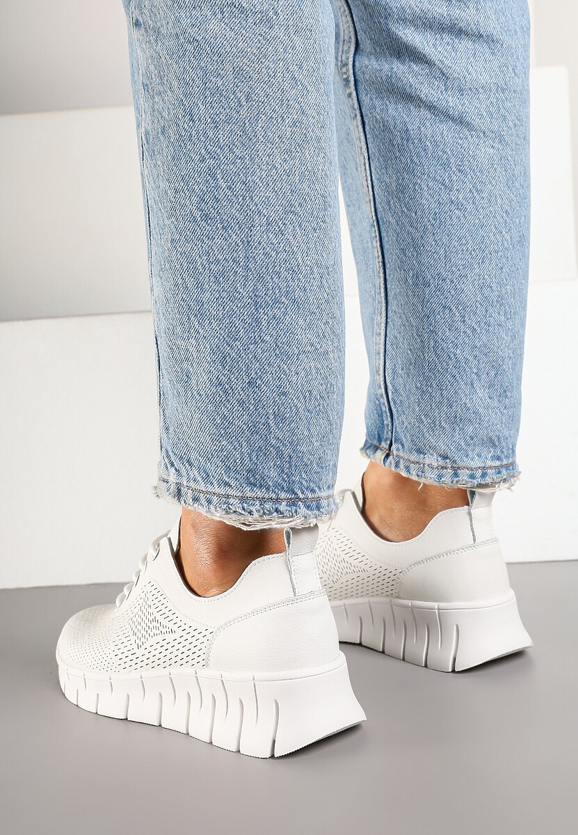 Białe Sneakersy ze Skóry Naturalnej ze Skórzaną Wkładką i Perforacją Nolzedis