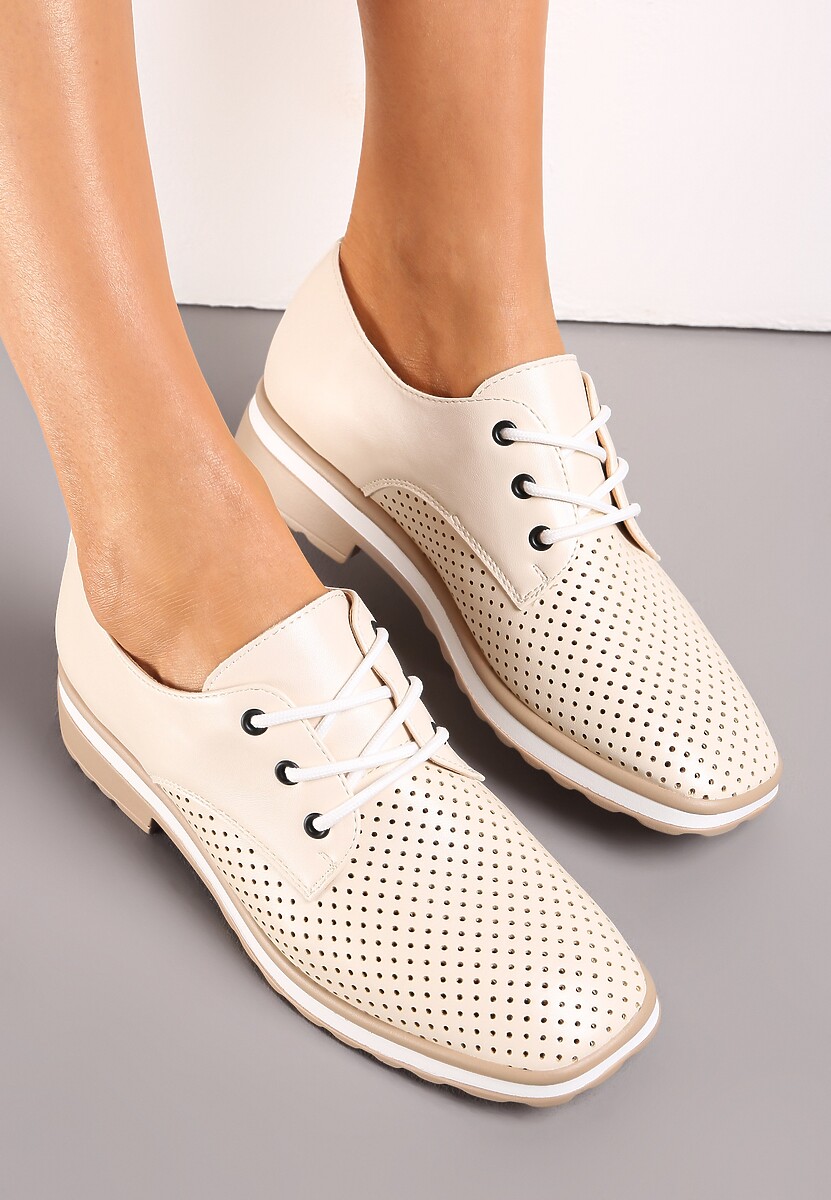 Beżowe Półbuty z Perforacyjną Cholewką i Wkładką ze Skóry Naturalnej Leeky