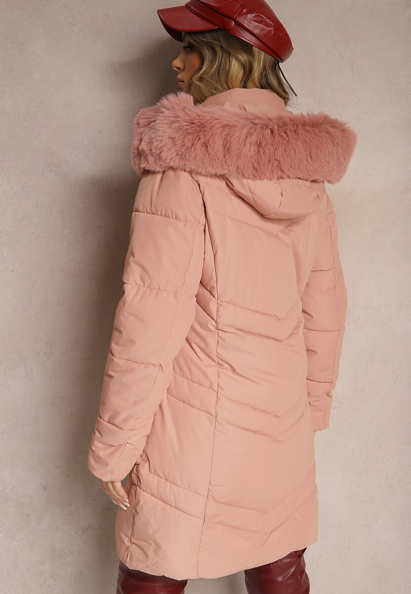 Różowa Zimowa Kurtka z Pikowanymi Przeszyciami i Odpinanym Kapturem z Futrem Jackiala