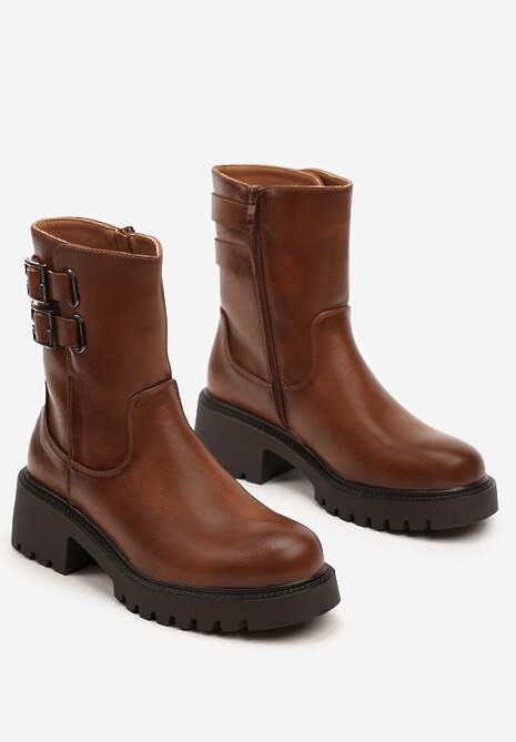 Brązowe Botki na Podeszwie z Tłoczeniami Zdobione Sprzączkami Senalina