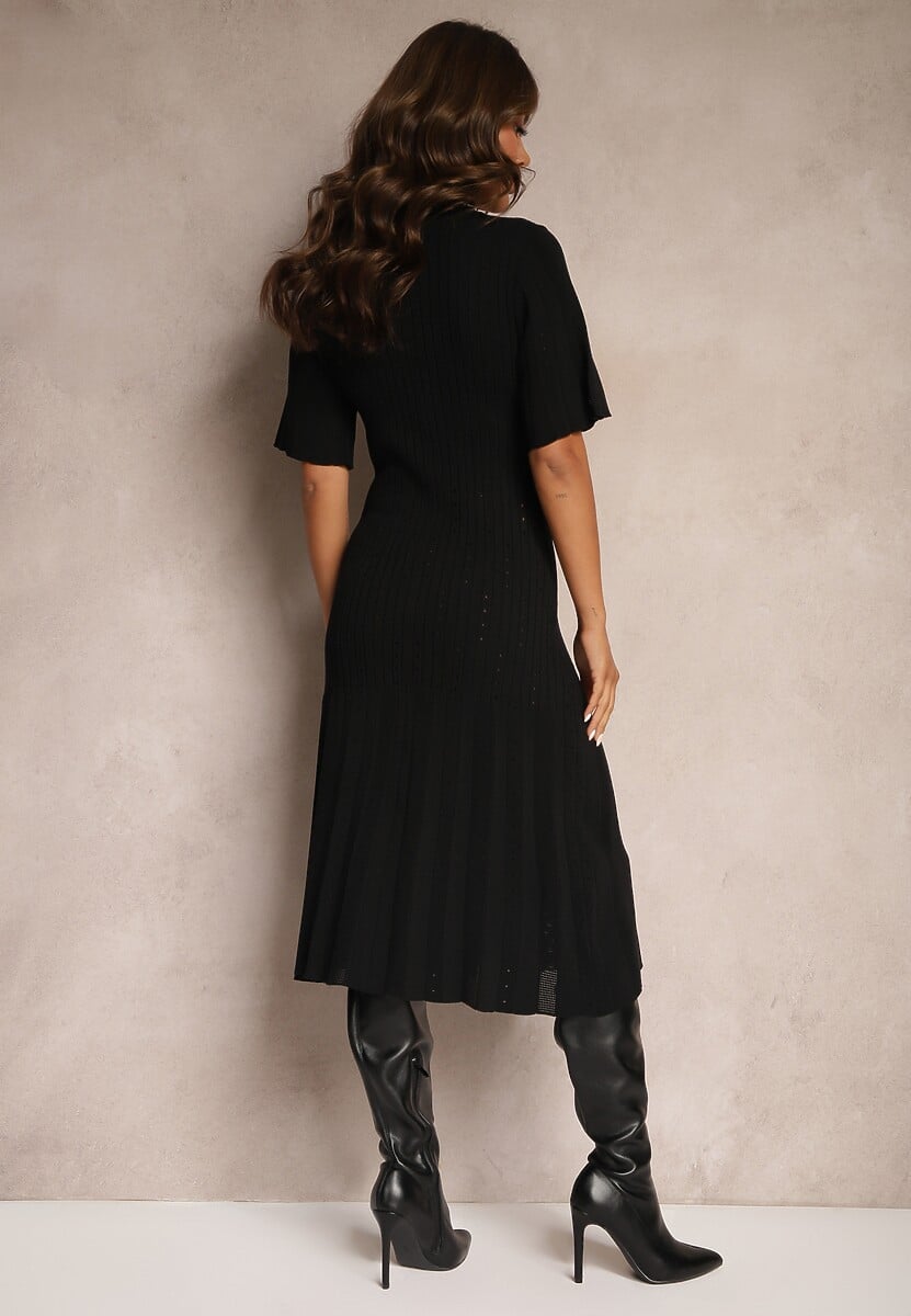 Czarna Trapezowa Sukienka z Dzianiny Zapinana na Guziki Zetirae
