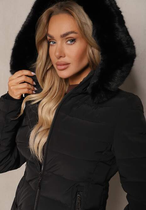 Czarna Kurtka z Pikowanymi Przeszyciami i Futrzanym Kapturem z Możliwością Odpięcia Zinriya