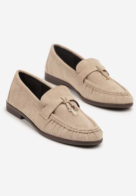 Beżowe Mokasyny z Metaliczną Ozdobą i Przeszyciami Piemarie