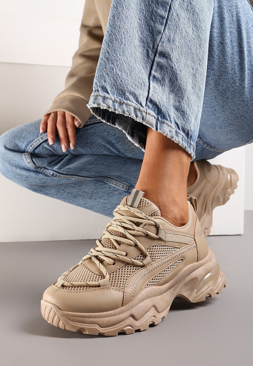 Czarne Sneakersy na Masywnej Podeszwie z Siateczkowym Wstawkami i Ozdobnymi Sznurówkami Ollavia