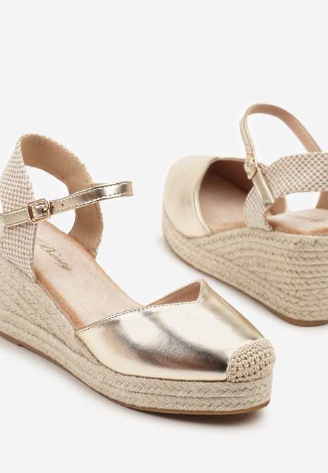Złote Sandały na Plecionym Koturnie Odivale