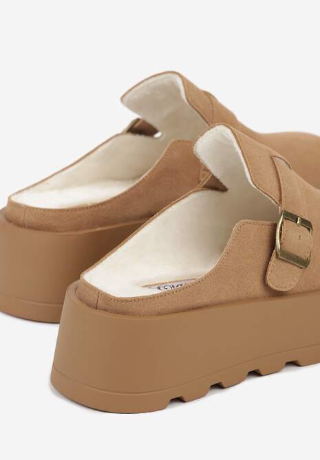 Beżowe Śniegowce na Grubej Podeszwie z Niską Cholewką i Ozdobną Klamerką Vetibela