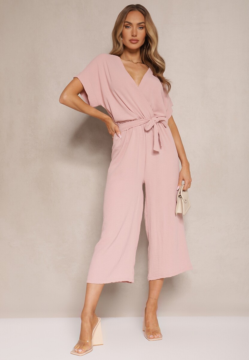 Różowy Kopertowy Kombinezon o Prostym Kroju z Wiązanym Paskiem Tevenea