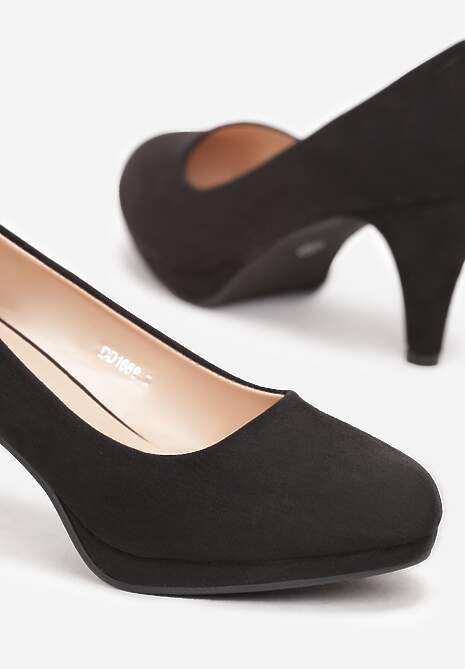 Czarne Czółenka z Ekozamszu na Stożku Hicinne