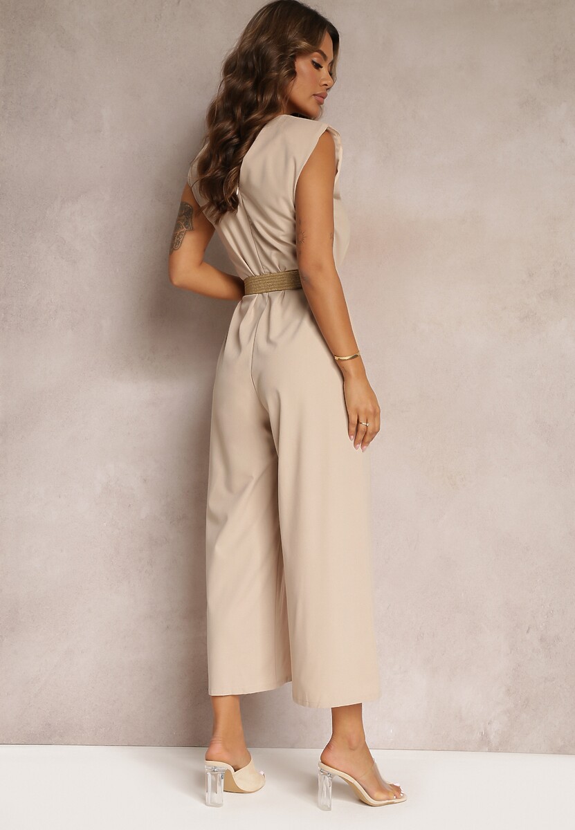 Beżowy Długi Kombinezon z Trójkątnym Dekoltem i Ozdobnym Paskiem z Klamrą Malkah