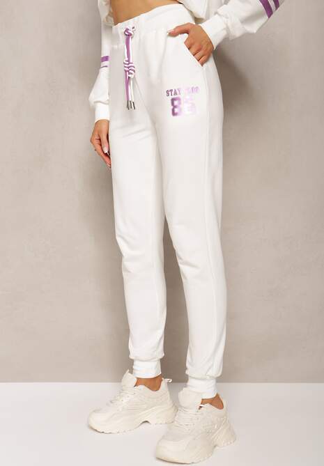 Białe Spodnie Dresowe High Waist Ozdobione Nadrukiem przy Kieszeni Ascira