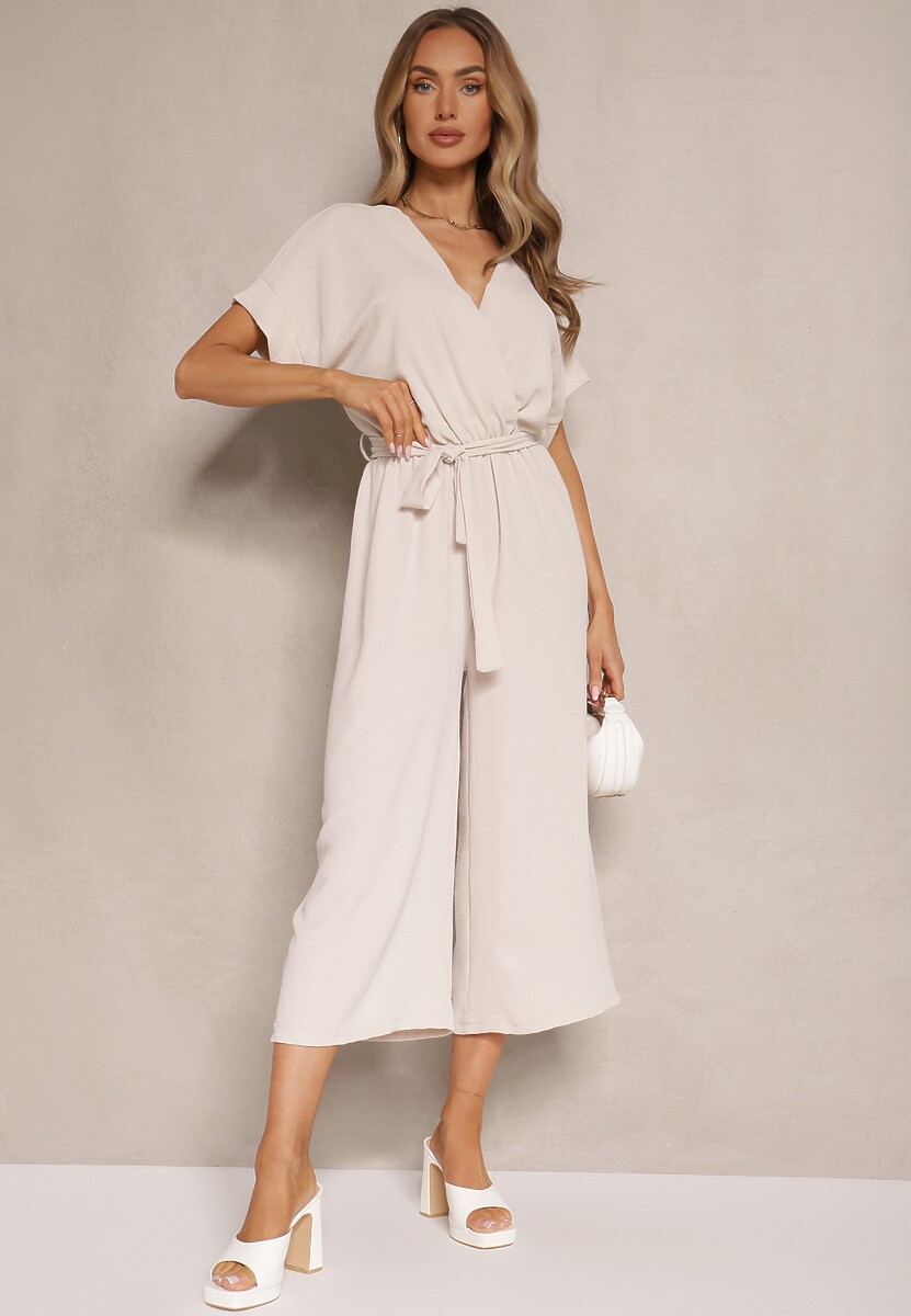 Beżowy Kopertowy Kombinezon o Prostym Kroju z Wiązanym Paskiem Tevenea