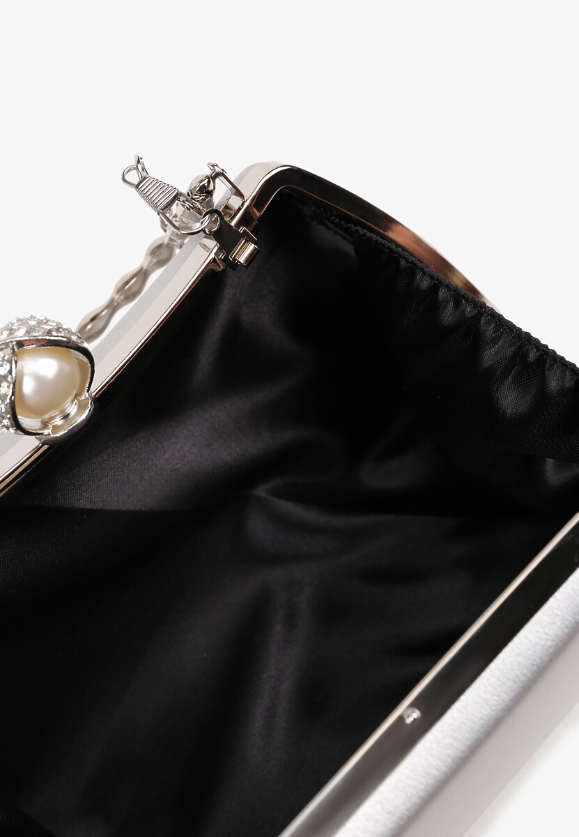 Srebrna Torebka Kopertówka Ozdobiona Perełką Fesaila