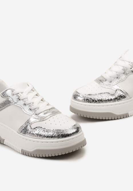 Srebrno-Białe Sneakersy na Niskiej Platformie z Ozdobnymi Przeszyciami Huviena