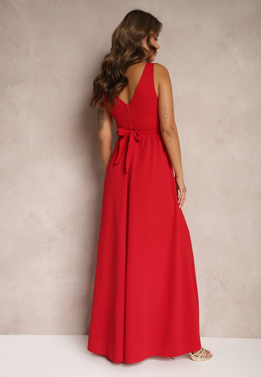 Bordowa Rozkloszowana Sukienka z Wycięciem i Paskiem w Cyrkonie Elineta