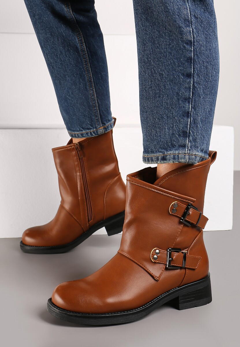 Brązowe Asymetryczne Botki z Ozdobnymi Klamrami przy Cholewce Marinissa