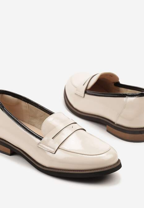 Beżowe Skórzane Mokasyny Lakierowane z Tłoczeniem Meradira