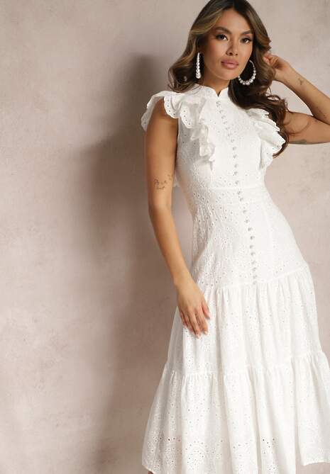 Biała Ażurowa Sukienka ze Stójką Ozdobiona Perłami i Falbankami Primessa