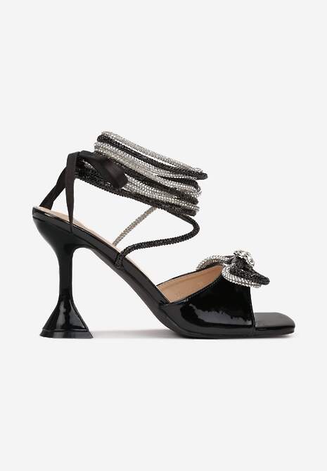 Czarne Sandały na Klepsydrowym Obcasie i Kokardką Vezi