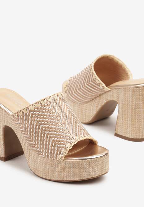 Szampańskie Klapki na Platformie i Słupku Ozdobione Geometrycznym Motywem Ndivana