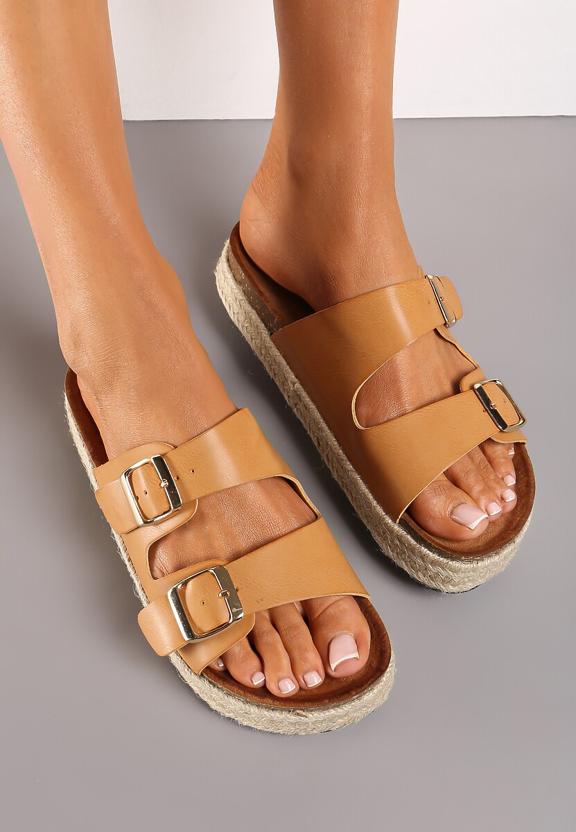 Ciemnobeżowe Klapki Na Niskiej Platformie z Korka i Plecionki Zapinane na Sprzączki Miwira