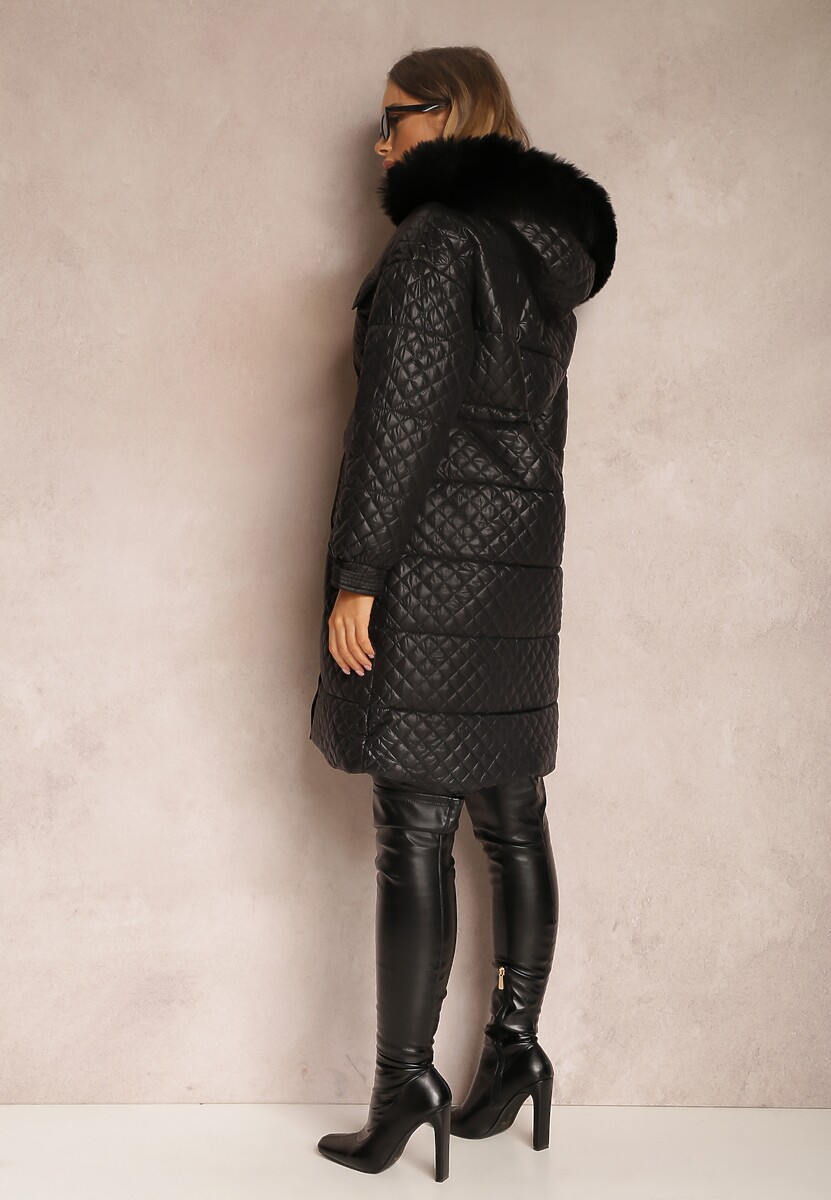 Czarna Kurtka Pikowana z Kapturem z Futerkiem Vilei