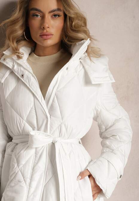 Biała Pikowana Kurtka Płaszcz za Kolano Wiązana w Pasie z Kapturem Klavsa