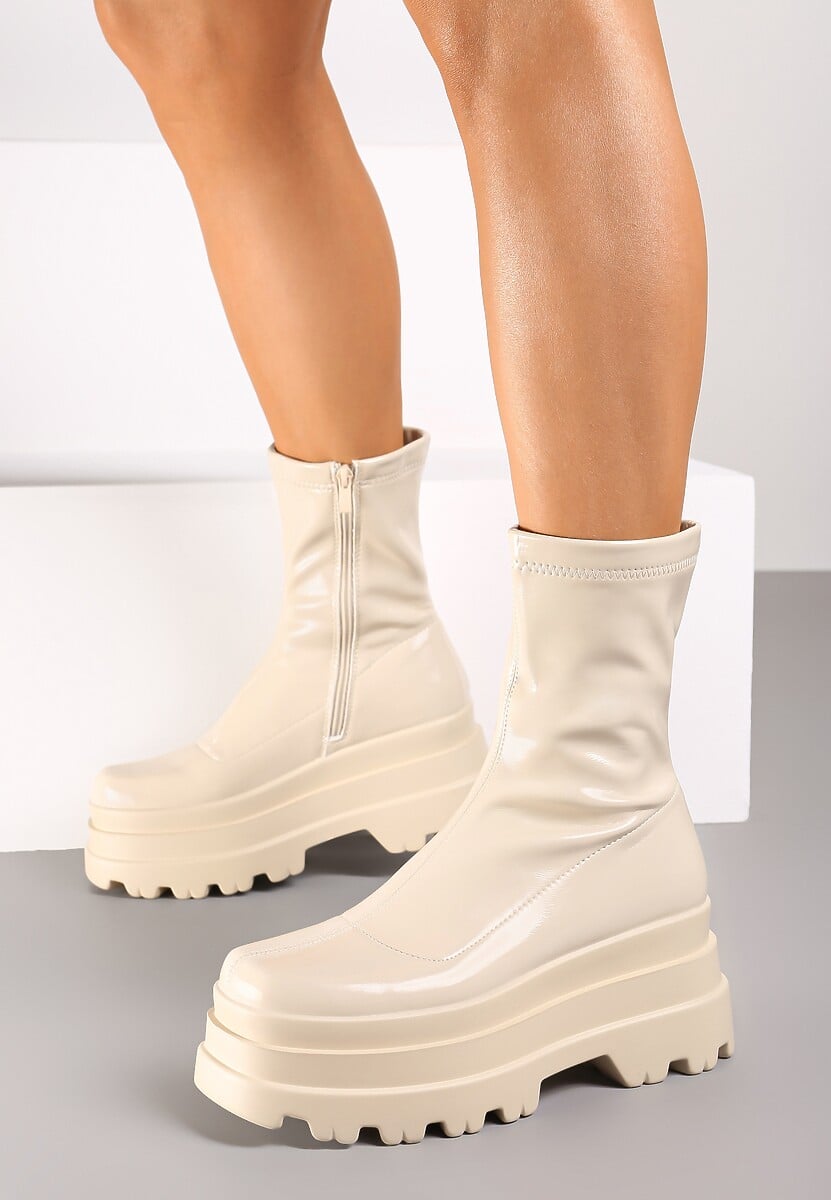 Beżowe Botki Lakierowane na Platformie Neniefra