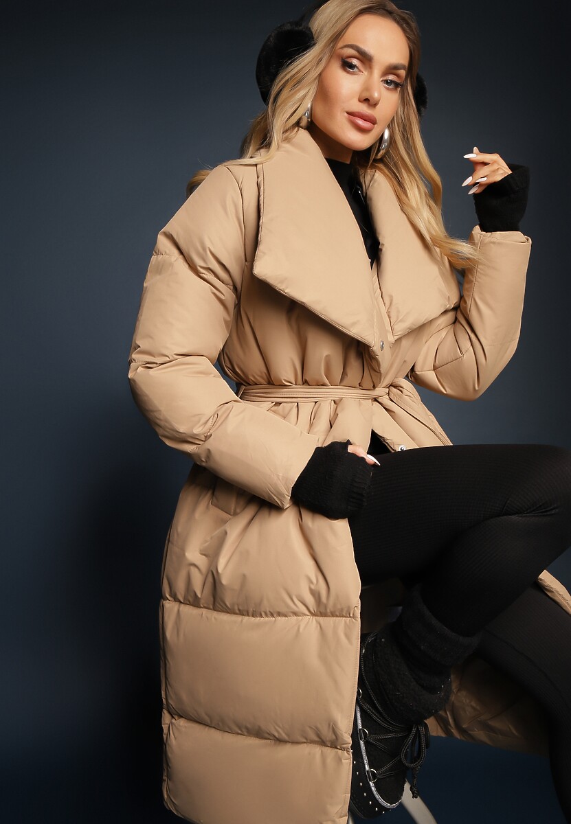 Ciemnobeżowa Kurtka z Wysokim Kołnierzem Zapinana na Napy z Paskiem Luliriva