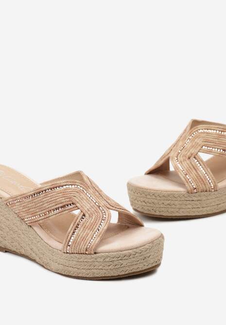 Różowe Klapki Ozdobione Kamyczkami na Koturnie Plecionym Biurlia