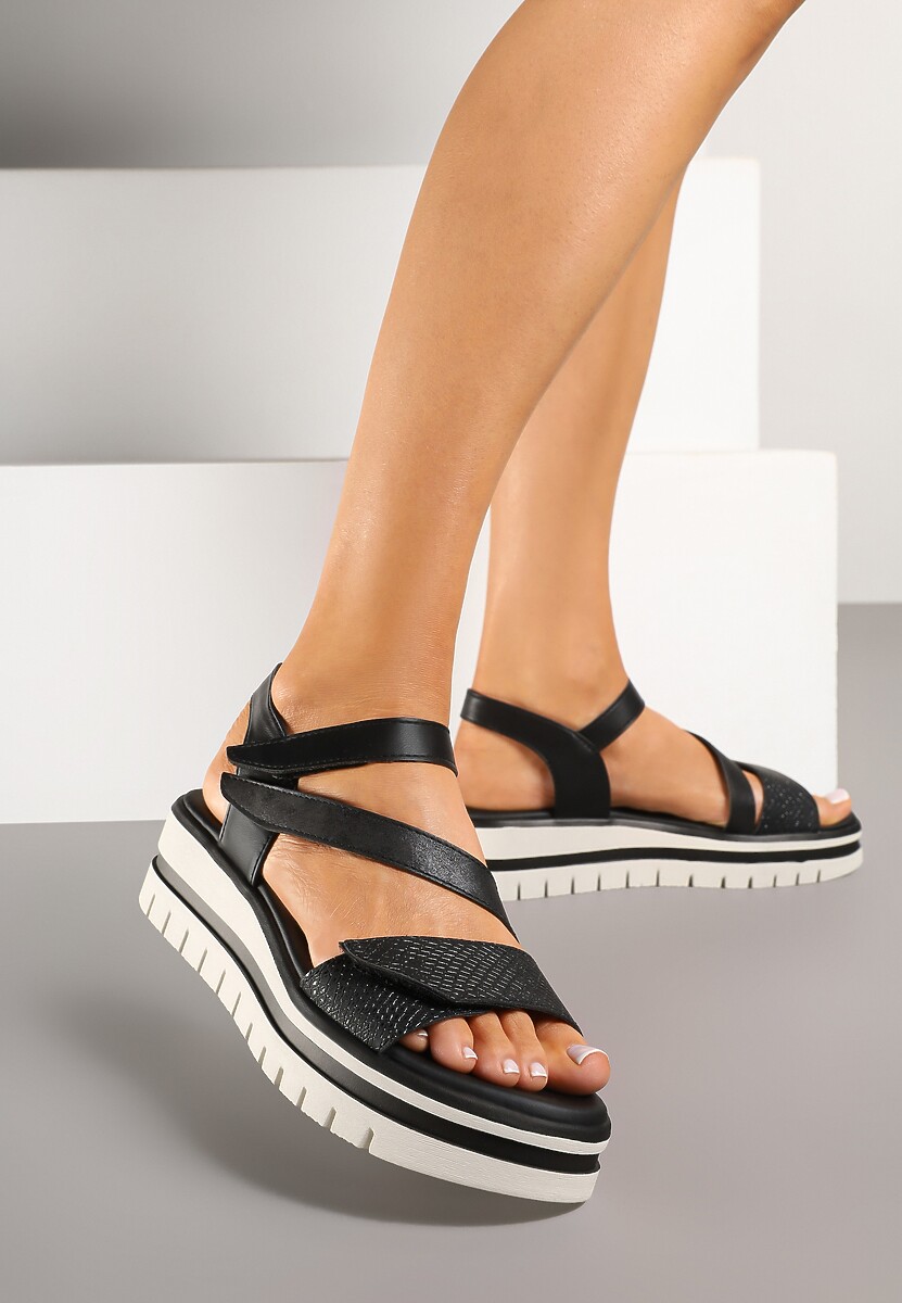 Beżowe Sandały na Platformie z Ozdobnymi Paskami na Rzep Solitte