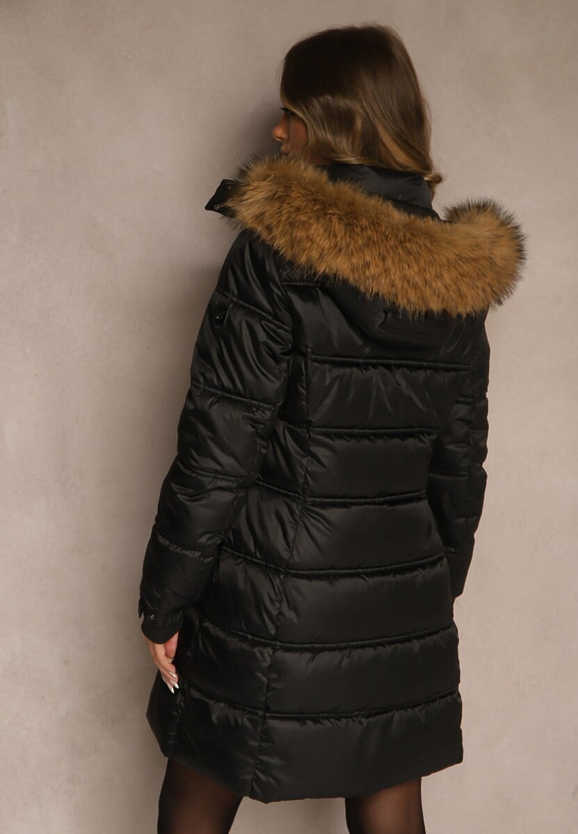 Czarna Pikowana Kurtka o Długim Fasonie z Odpinanym Kapturem z Futerkiem  Fenalda
