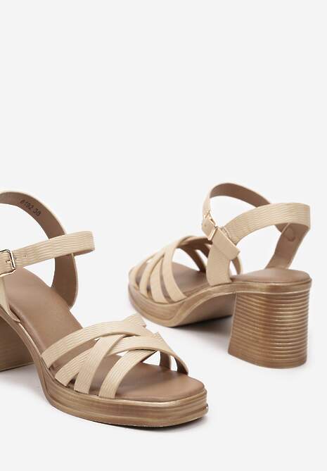 Beżowe Sandały z Imitacji Skóry na Słupku Zapinane Wokół Kostki Ploelia