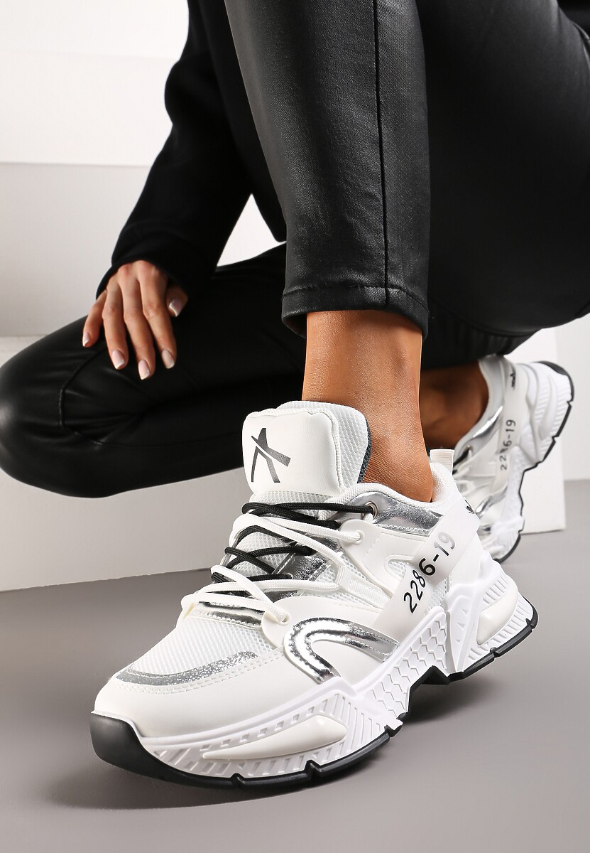 Czarne Nowoczesne Sneakersy z Grubą Podeszwą i Sznurowaniem Silika