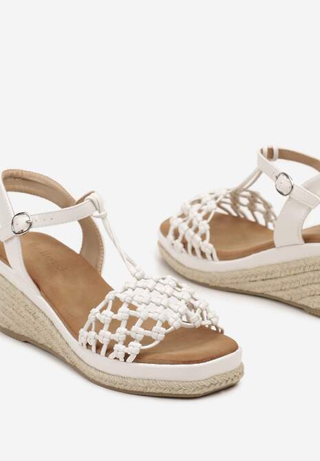 Białe Sandały na Koturnie w Stylu Boho Ozdobione Plecionką Testrena