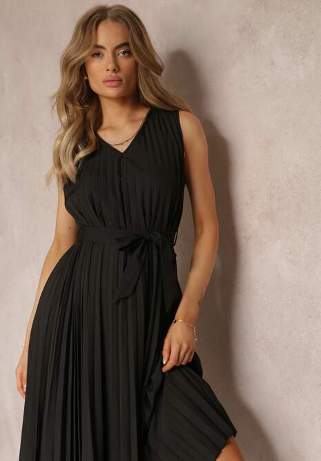 Czarna Sukienka Midi z Plisowanej Tkaniny z Materiałowym Paskiem Eudoxia