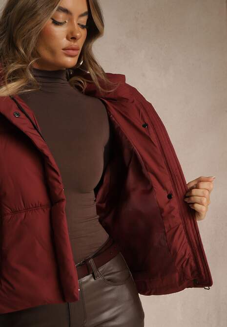 Bordowa Kurtka Puffer z Pikowaniem Kapturem i Kieszonką przy Rękawie Galeida