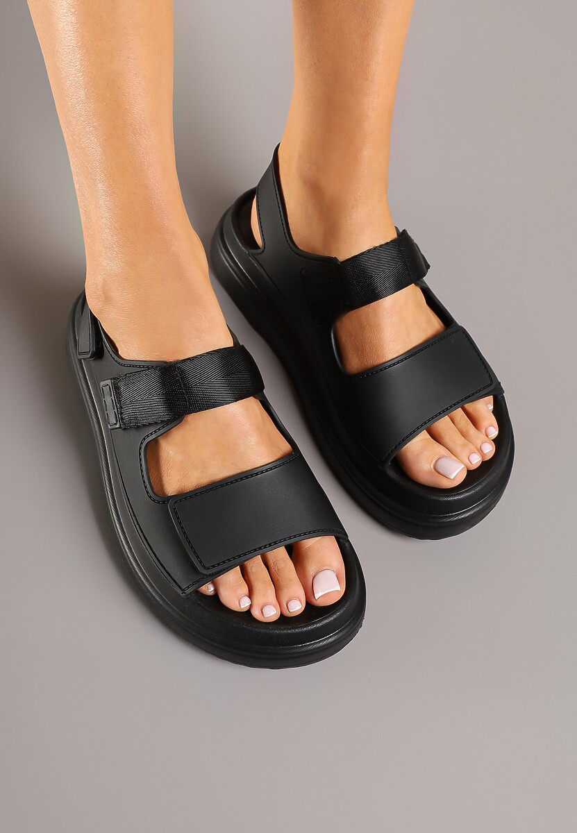 Czarne Sandały na Niskiej Platformie z Rzepami Taskio