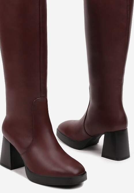 Bordowe Kozaki na Słupku z Lekkim Ociepleniem Ansilaria