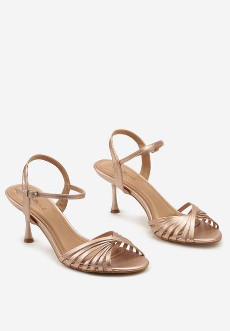 Szampańskie Sandały z Imitacji Skóry na Niskiej Szpilce ze Sprzączką Marique